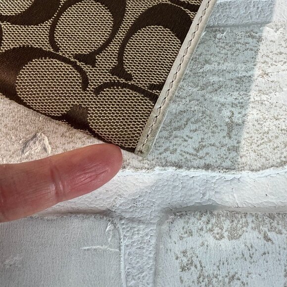 Coach Checkbook Cover Beige Signature‎ C Canvas Leather Trim - Picture 11 of 12